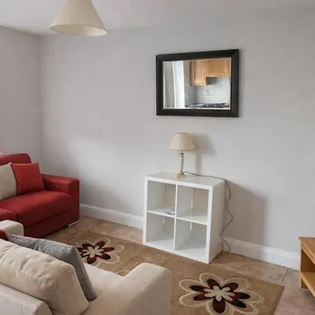 Apartmán Quiet 2-bed Suburb Stay, Free Parking & Near *