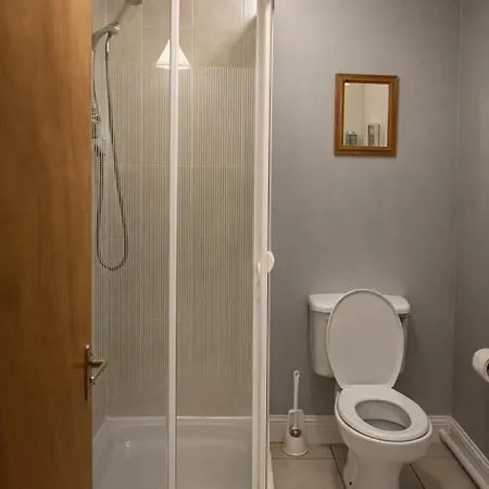 Διαμέρισμα Quiet 2-bed Suburb Stay, Free Parking & Near *