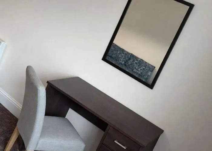 Διαμέρισμα Quiet 2-bed Suburb Stay, Free Parking & Near Κορκ