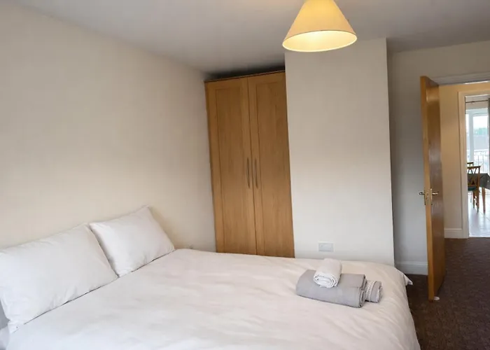 Διαμέρισμα Quiet 2-bed Suburb Stay, Free Parking & Near *