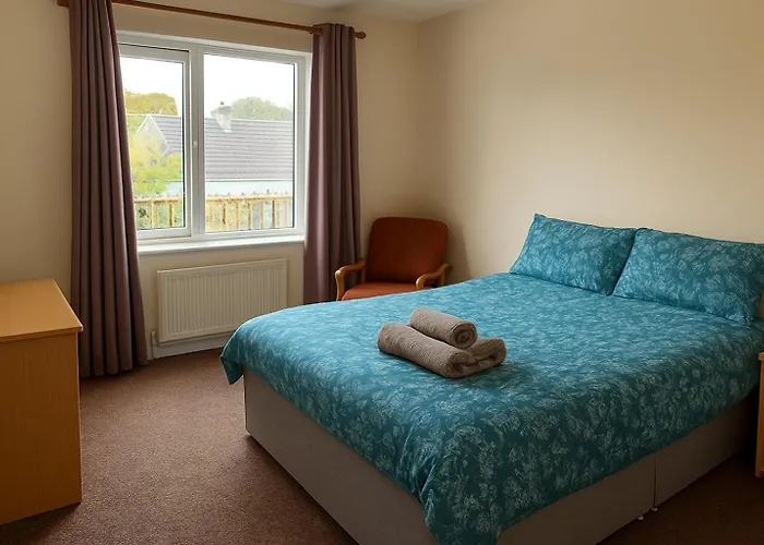 Quiet 2-bed Suburb Stay, Free Parking & Near * Κορκ