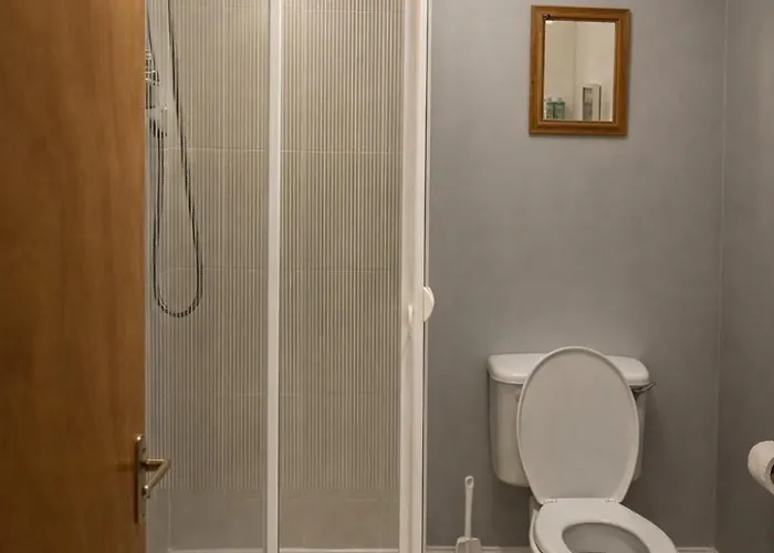 Διαμέρισμα Quiet 2-bed Suburb Stay, Free Parking & Near *